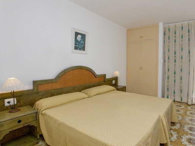 Apartamentos Bon Lloc Санта-Еулалія-дель-Ріо Екстер'єр фото