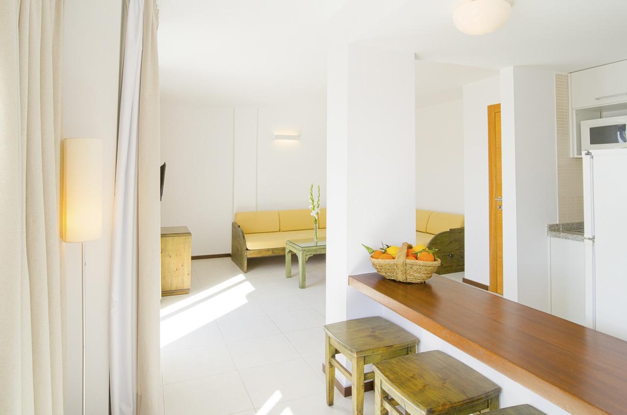 Apartamentos Bon Lloc Санта-Еулалія-дель-Ріо Екстер'єр фото