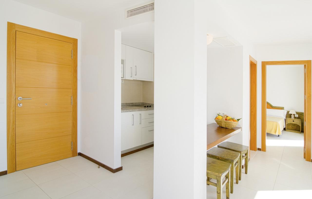 Apartamentos Bon Lloc Санта-Еулалія-дель-Ріо Екстер'єр фото