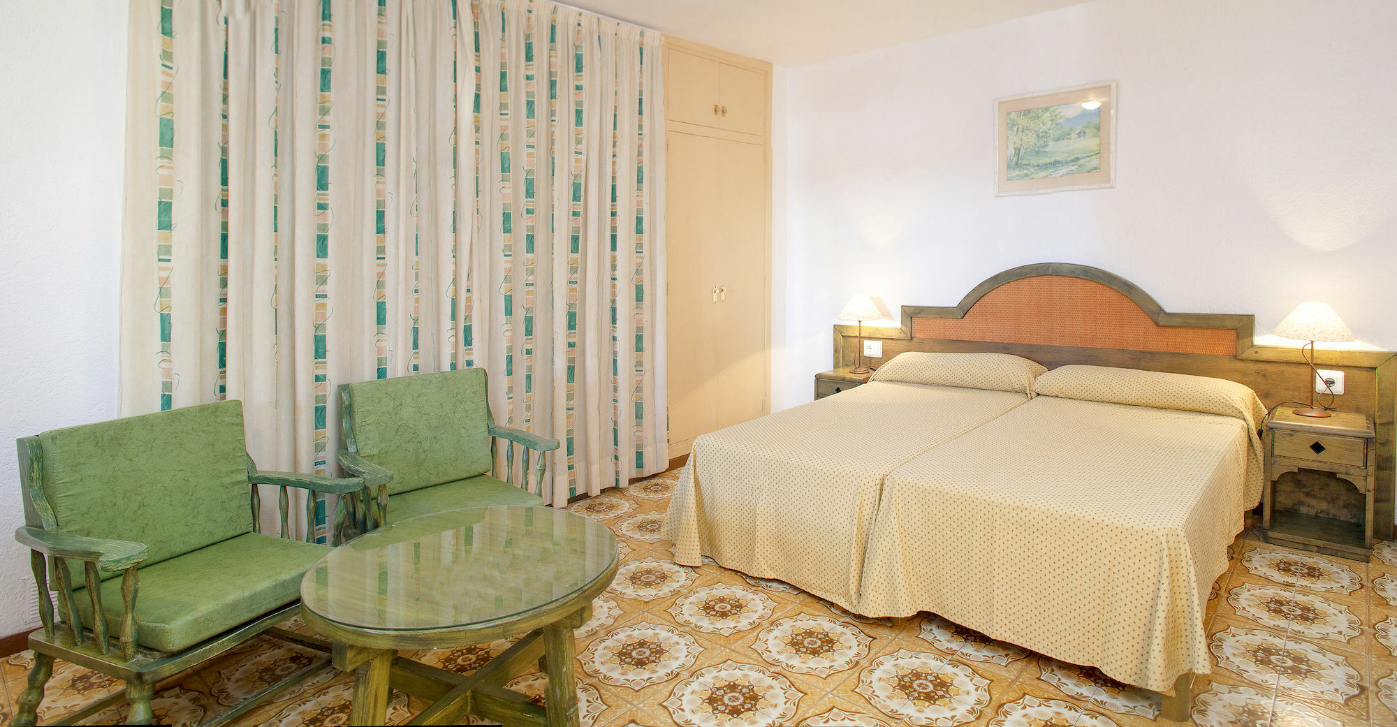 Apartamentos Bon Lloc Санта-Еулалія-дель-Ріо Екстер'єр фото