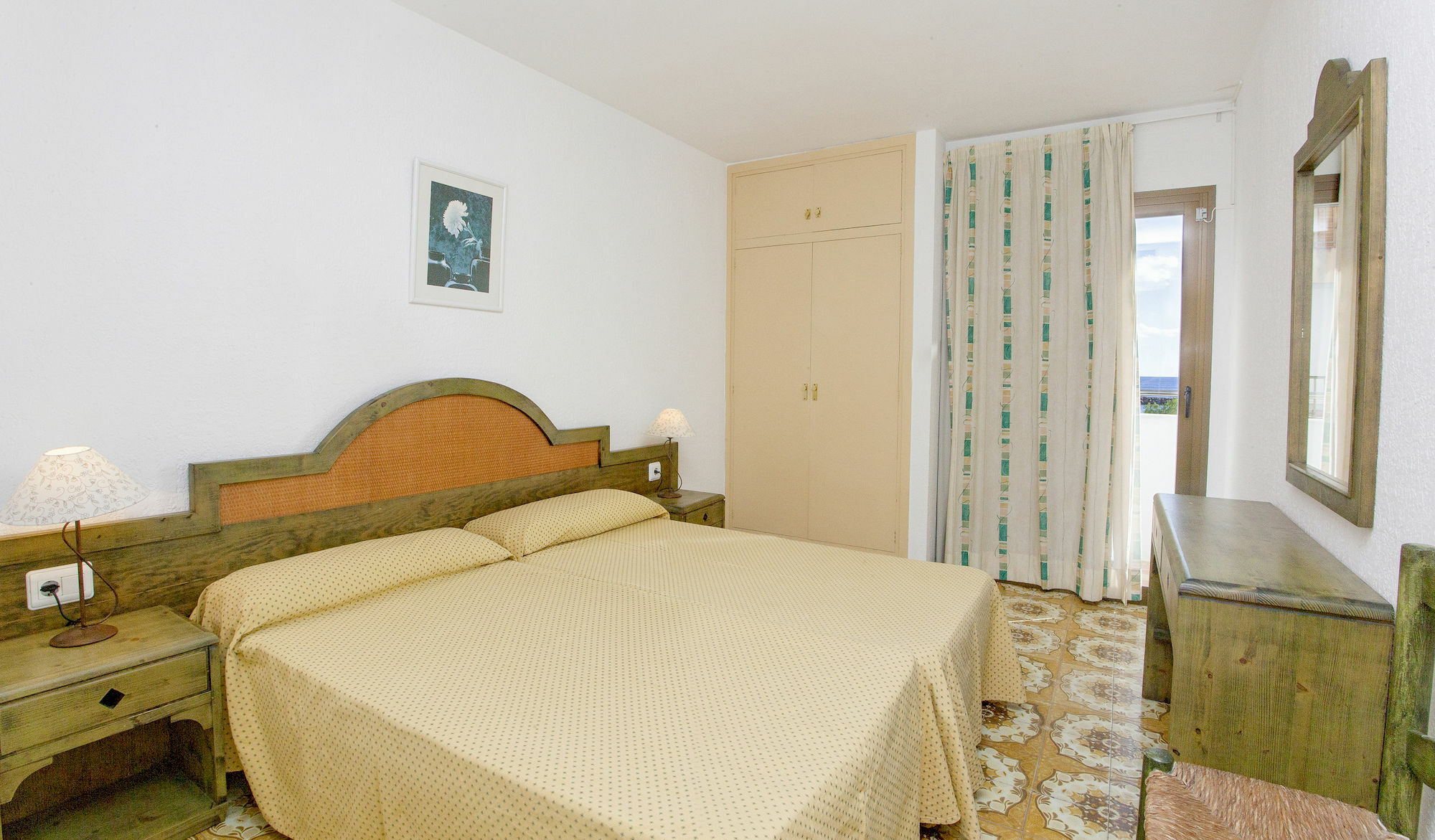 Apartamentos Bon Lloc Санта-Еулалія-дель-Ріо Екстер'єр фото