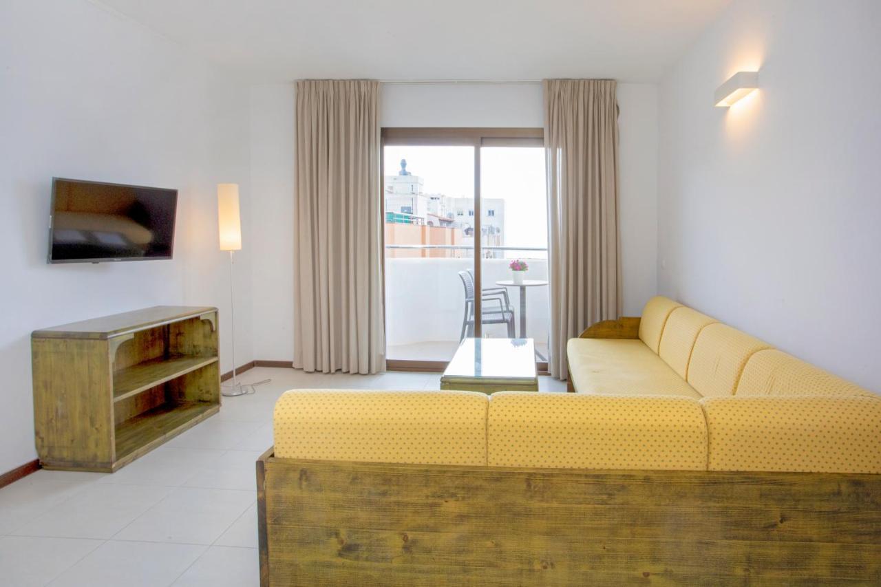 Apartamentos Bon Lloc Санта-Еулалія-дель-Ріо Екстер'єр фото
