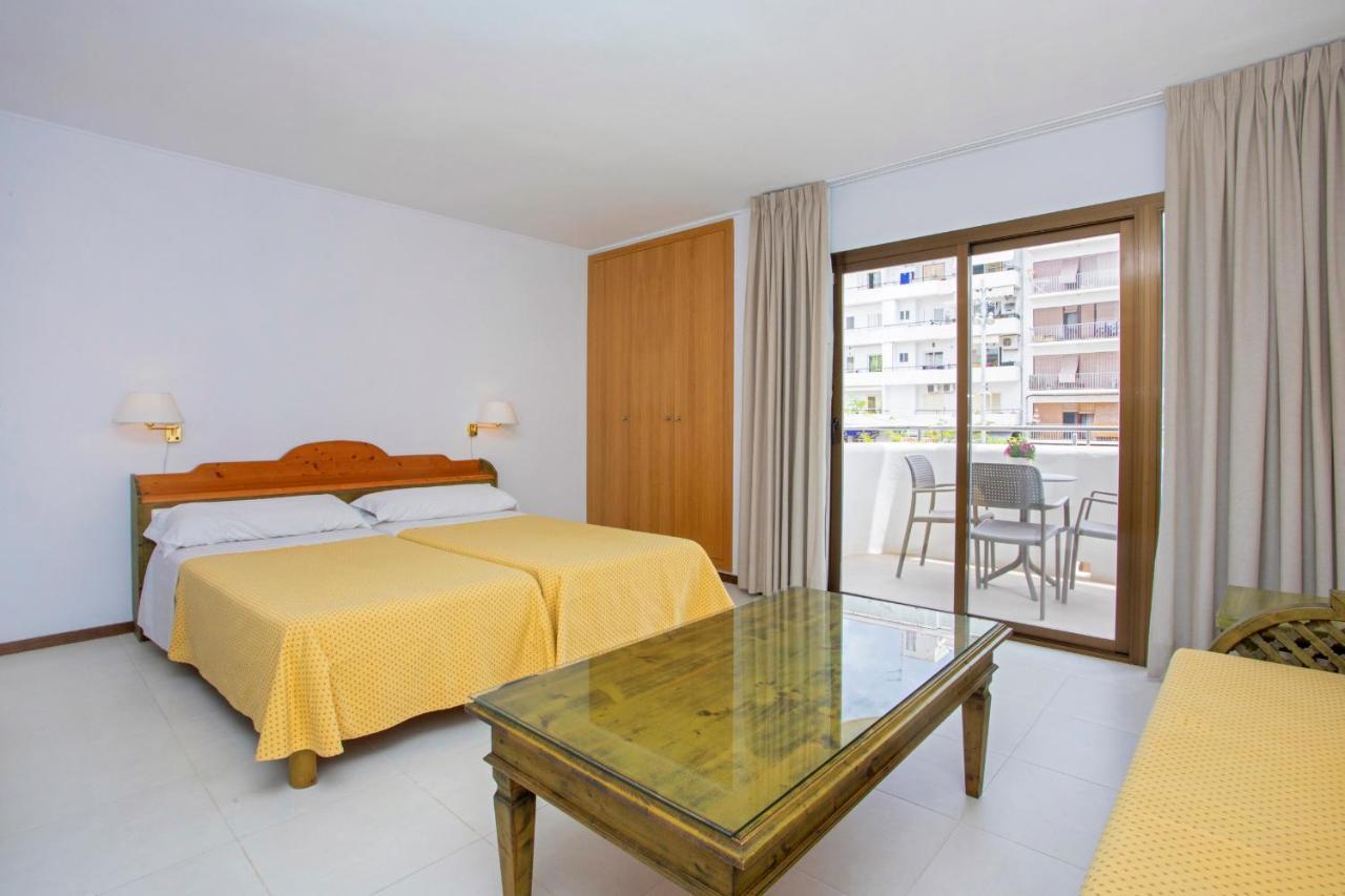 Apartamentos Bon Lloc Санта-Еулалія-дель-Ріо Екстер'єр фото